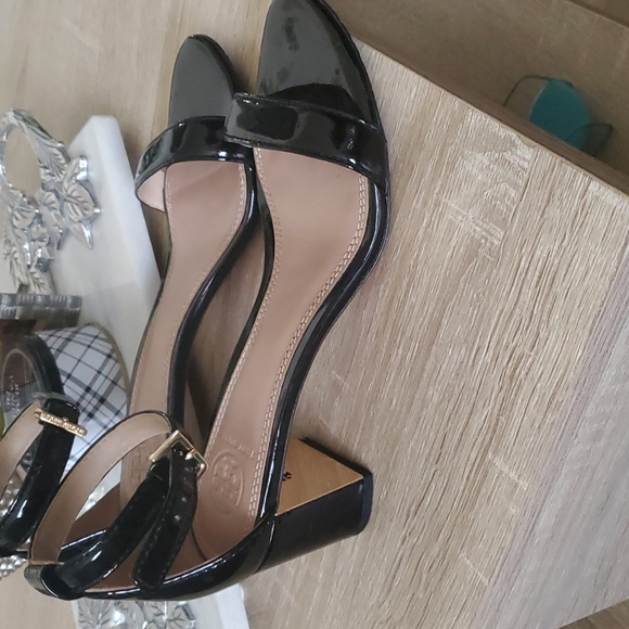 Tori Burch Cecile Sandals - Picture 3 of 9